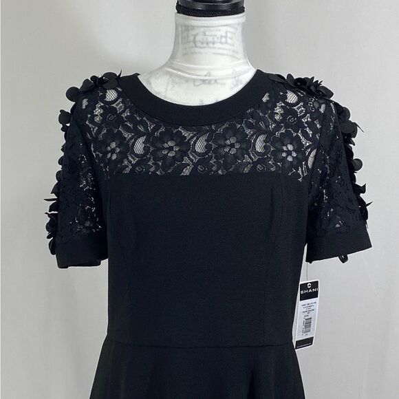 Shani Floral Applique Fit-&-Flare Crepe Dress size 12 - Picture 5 of 10